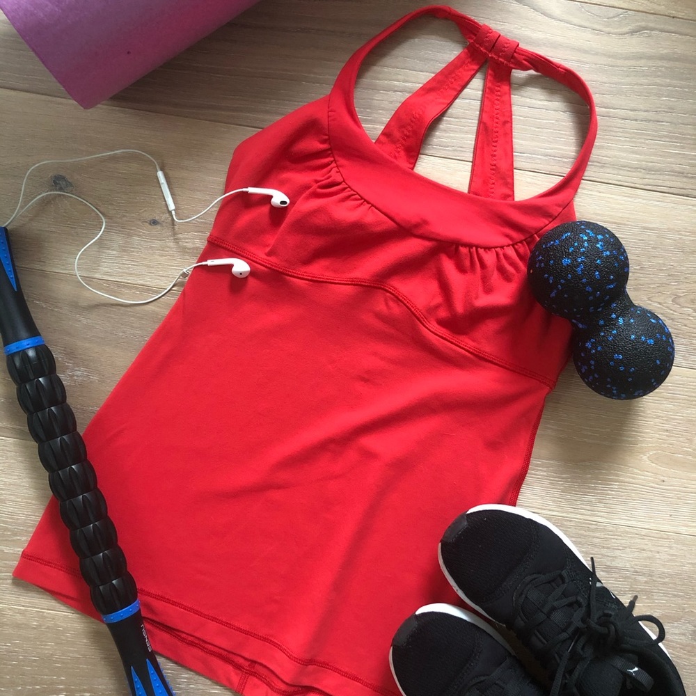 Red Lululon halter in a sz 6